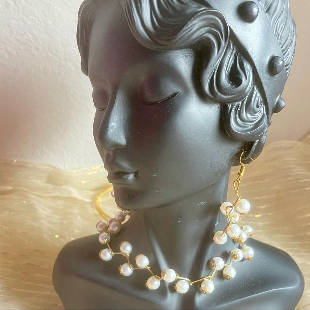 Faux Pearl Necklace Earrings Set White and Gold